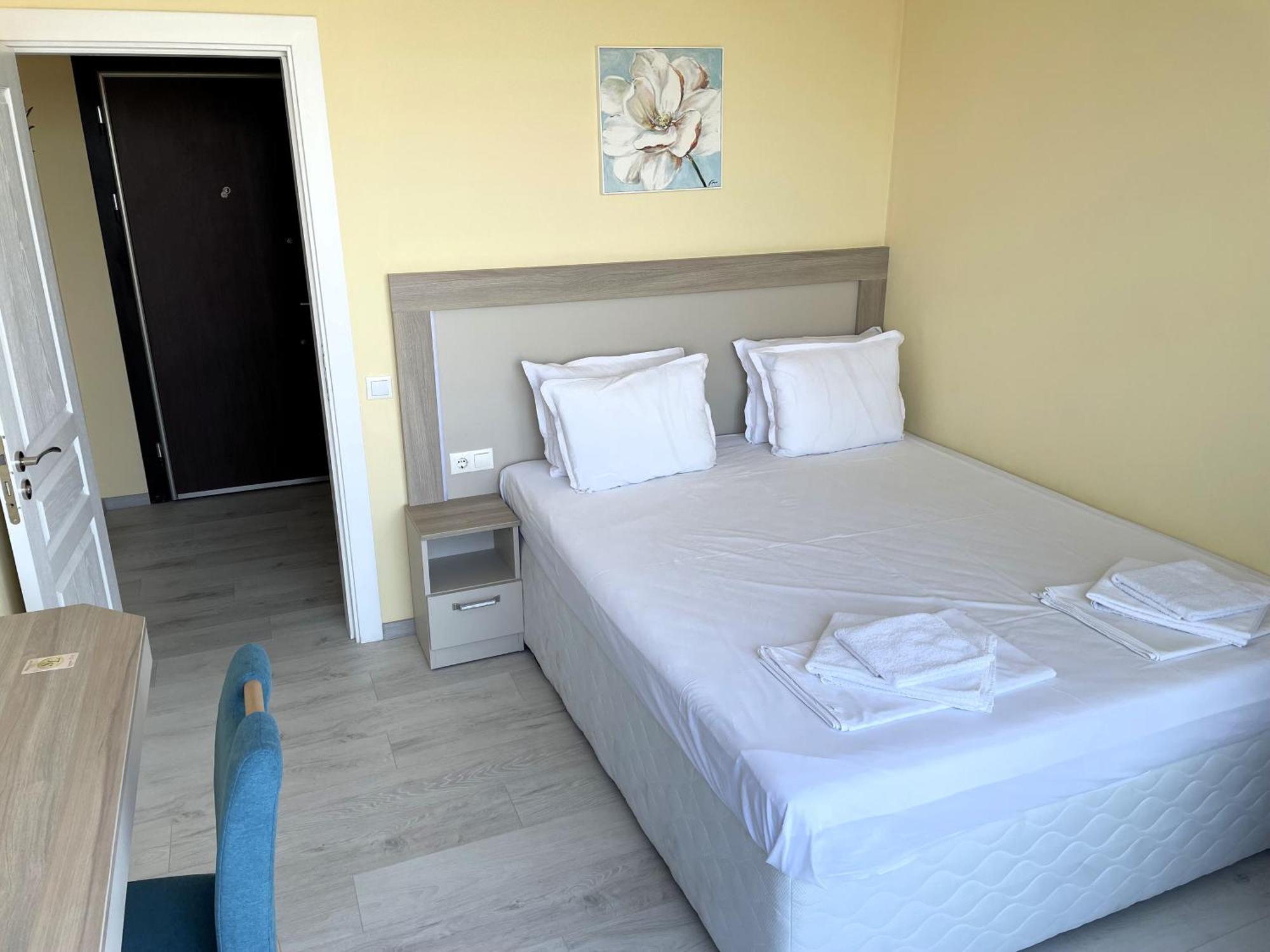 Apart-Hotel Panorama Sea Lux Primorsko Exterior photo