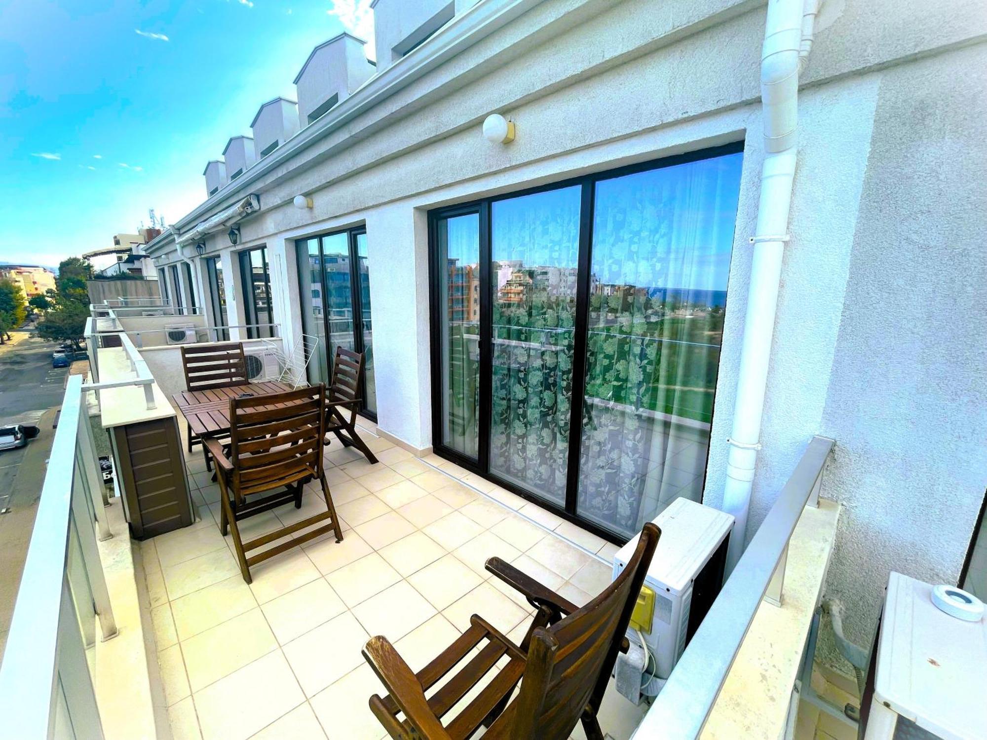Apart-Hotel Panorama Sea Lux Primorsko Exterior photo